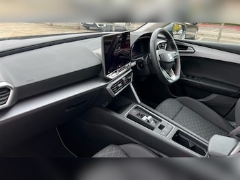 Used SEAT Leon 2024 for sale - 76297410: Photo 2