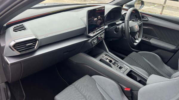 Used Cupra Leon 2025 for sale - 76196090: Photo 2