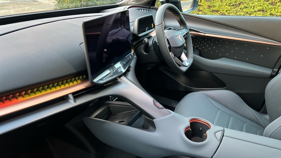 Used Cupra Tavascan 2025 for sale - 76717232: Photo 2