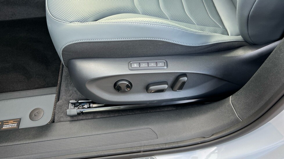 Used Cupra Tavascan 2025 for sale - 76731522: Photo 38