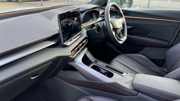 Used Cupra Terramar 2025 for sale - 75439037: Photo 2