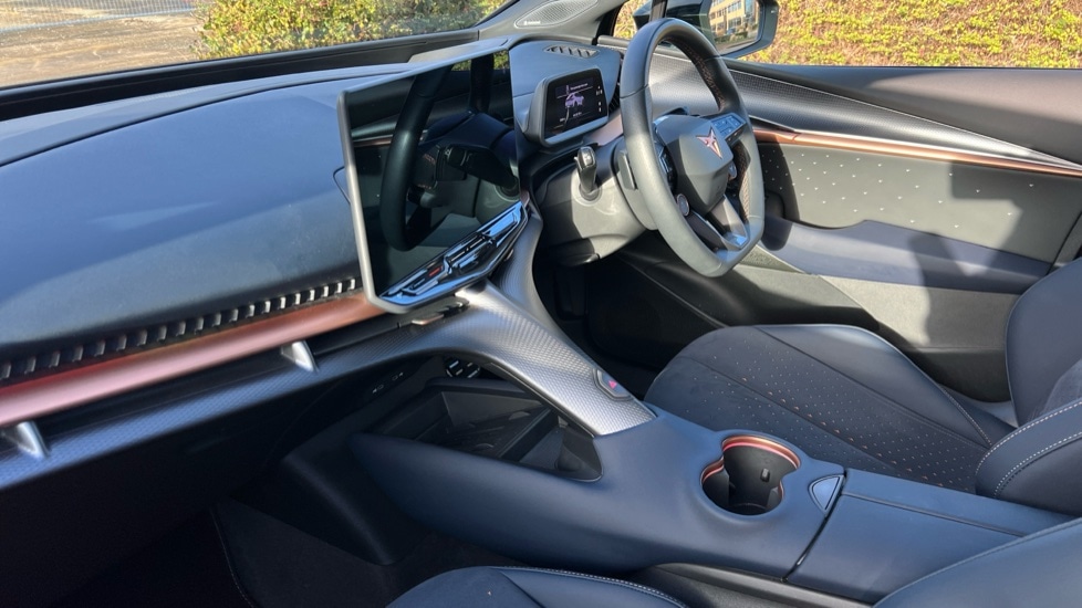 Used Cupra Tavascan 2025 for sale - 76901534: Photo 2