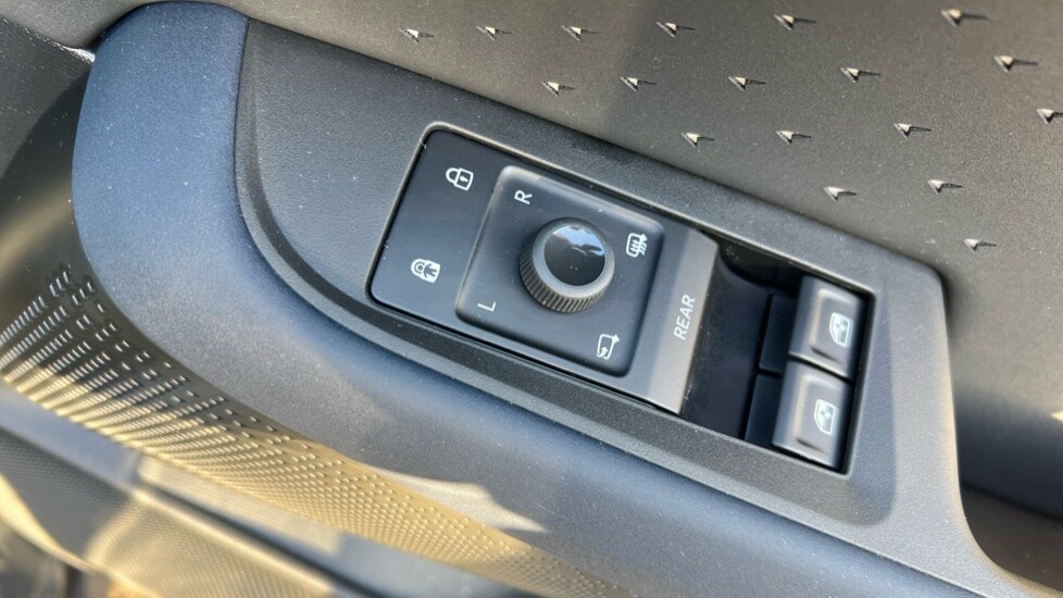 Used Cupra Tavascan 2025 for sale - 76901534: Photo 48