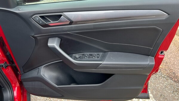 Used Volkswagen T-Roc 2023 for sale - 76130463: Photo 29