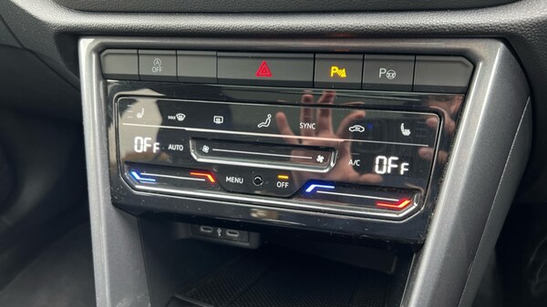 Used Volkswagen T-Roc 2023 for sale - 76130463: Photo 31