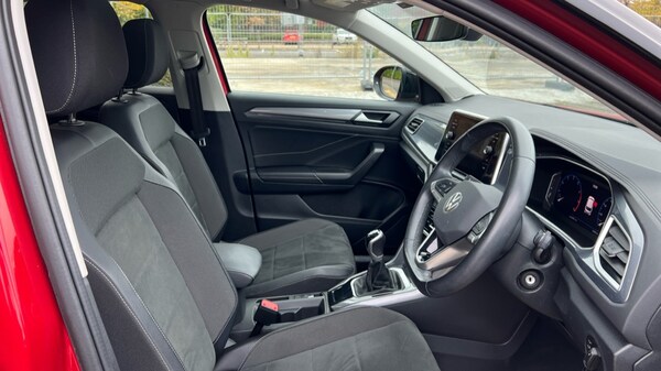 Used Volkswagen T-Roc 2023 for sale - 76130463: Photo 34