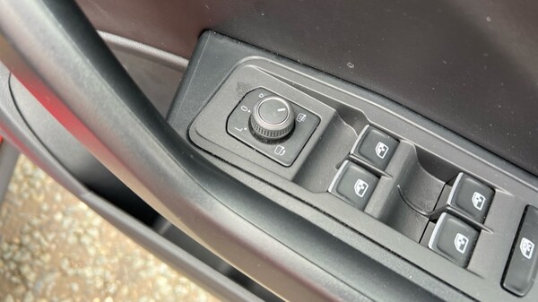Used Volkswagen T-Roc 2023 for sale - 76130463: Photo 35