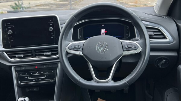 Used Volkswagen T-Roc 2023 for sale - 76130463: Photo 46