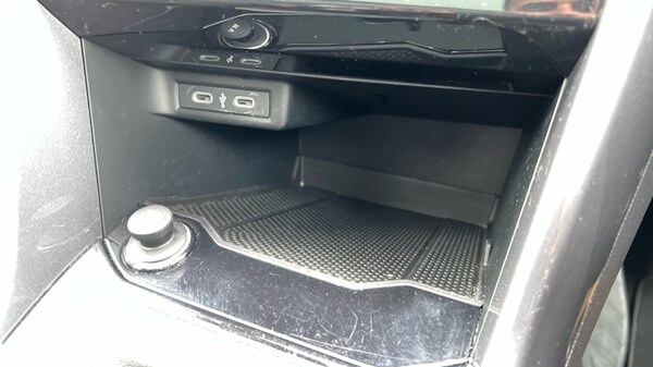 Used Volkswagen T-Roc 2023 for sale - 76130463: Photo 49