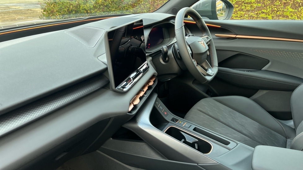 Used Cupra Terramar 2025 for sale - 76901530: Photo 2