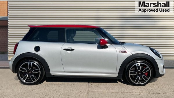 Used MINI Hatch 2018 for sale - 76302329: Photo 2