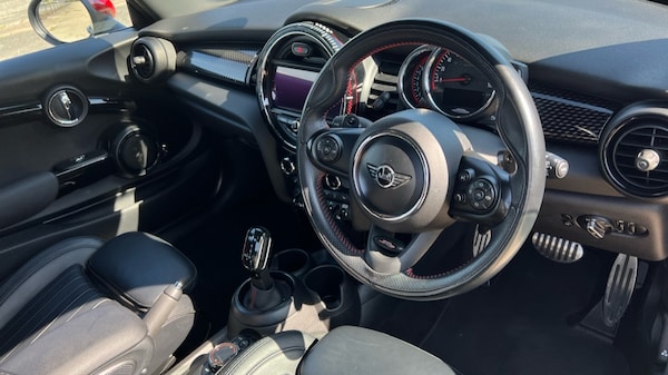 Used MINI Hatch 2018 for sale - 76302329: Photo 9