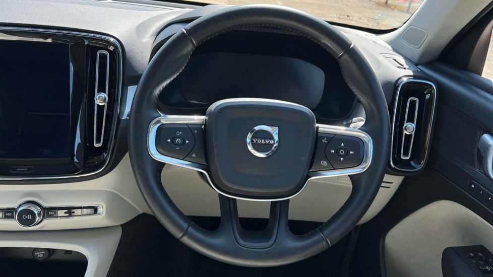 Used Volvo XC40 2018 for sale - 76355141: Photo 51
