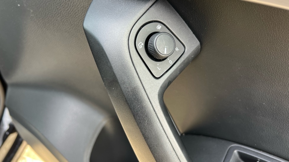 Used SEAT Ateca 2024 for sale - 76661059: Photo 38