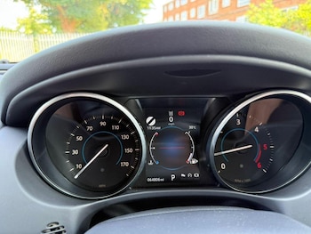 Used Jaguar XE 2017 for sale - 77572716: Photo