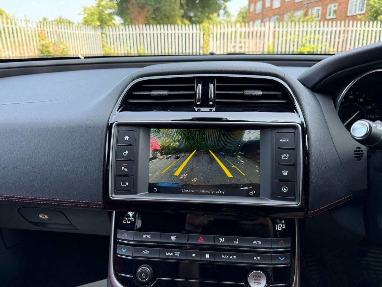 Used Jaguar XE 2017 for sale - 77572716: Photo 4