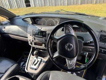 Used Ssangyong Turismo 2017 for sale - 78553587: Photo