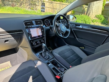 Used Volkswagen Golf 2017 for sale - 78345933: Photo