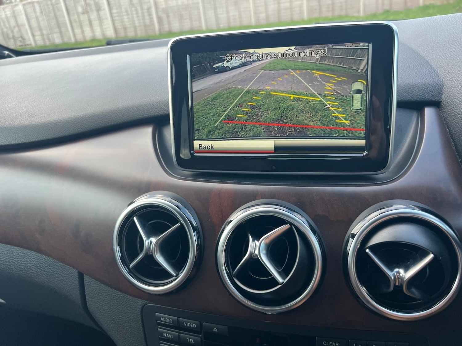 Used Mercedes-Benz B Class 2014 for sale - 77609902: Photo 2