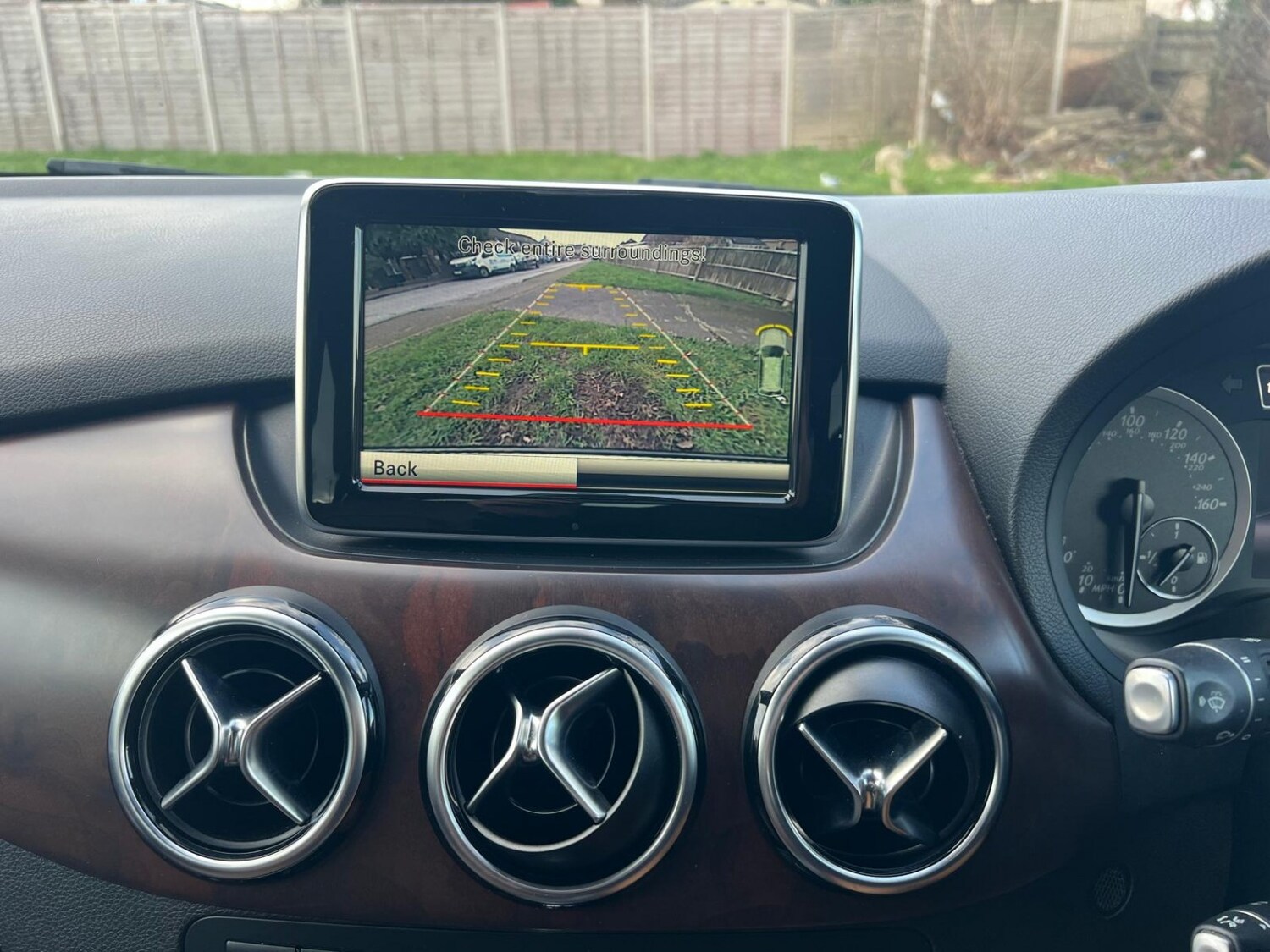 Used Mercedes-Benz B Class 2014 for sale - 77609902: Photo 4