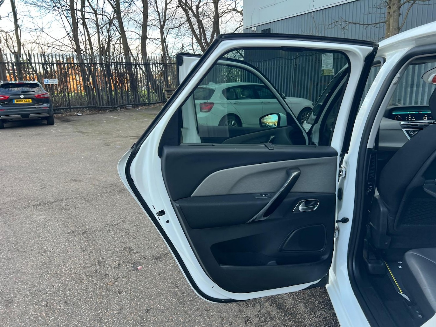 Used Citroen C4 Picasso 2017 for sale - 77572805: Photo 18