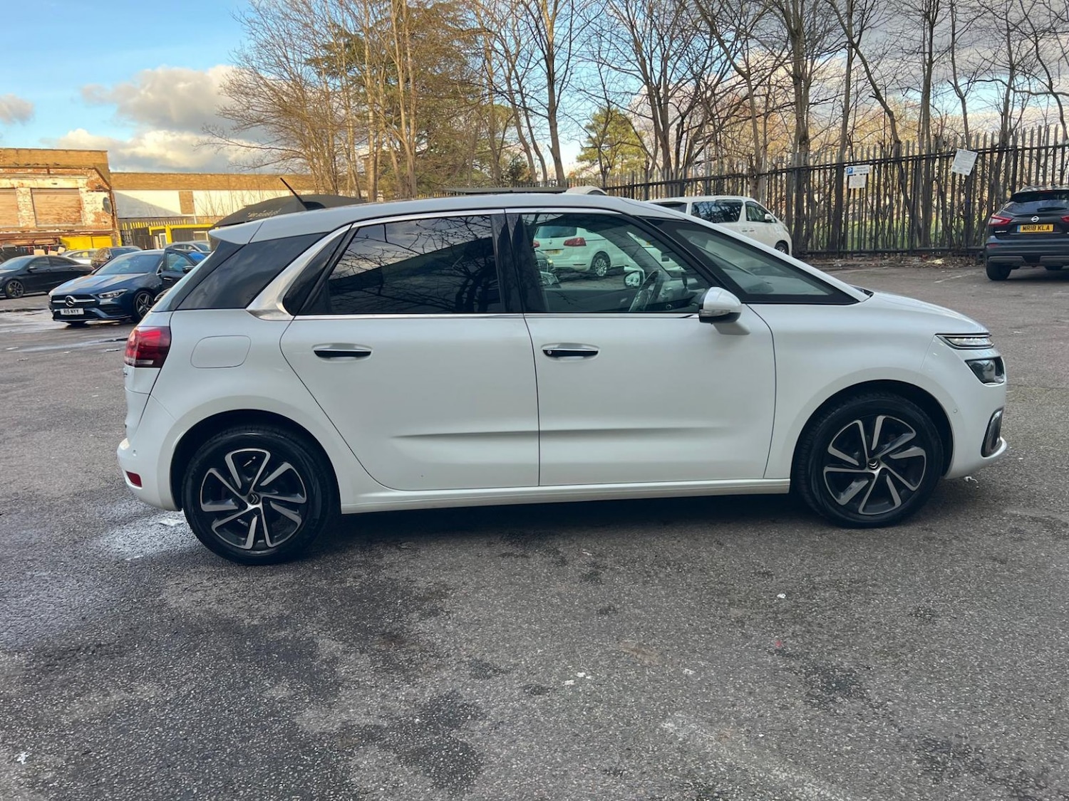 Used Citroen C4 Picasso 2017 for sale - 77572805: Photo 6