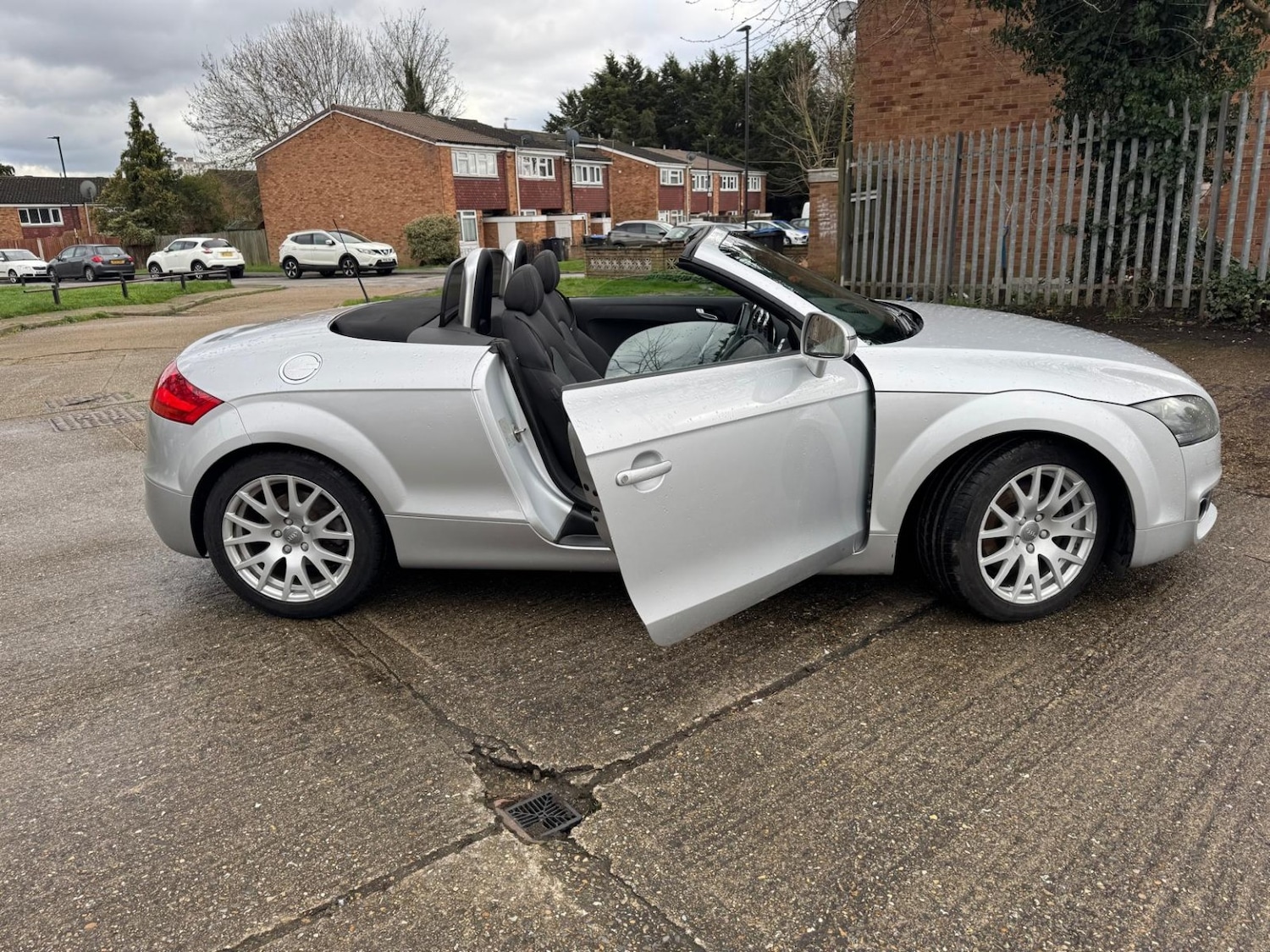 Used Audi TT 2010 for sale - 77709049: Photo 11