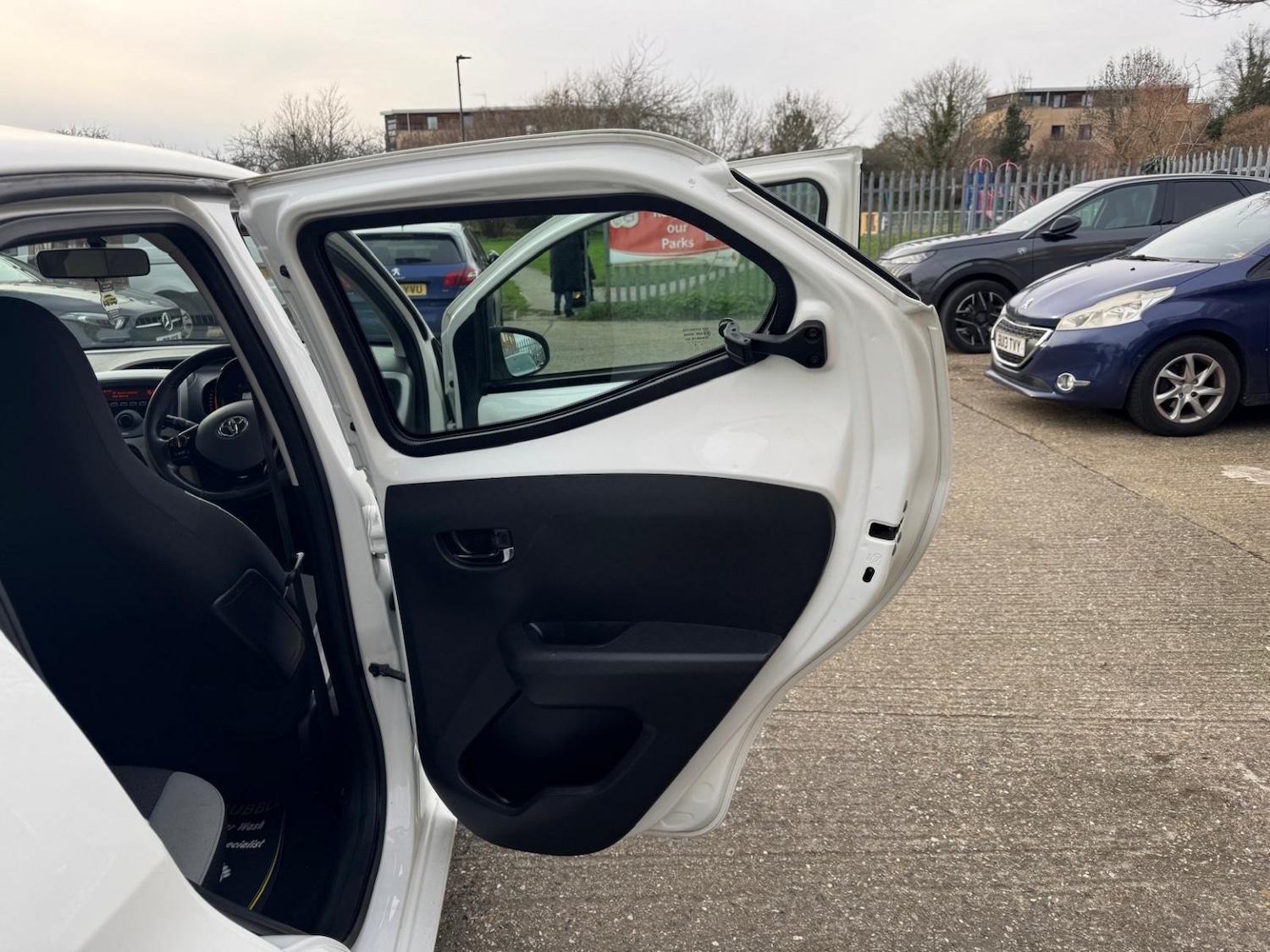 Used Toyota AYGO 2017 for sale - 77609948: Photo 21