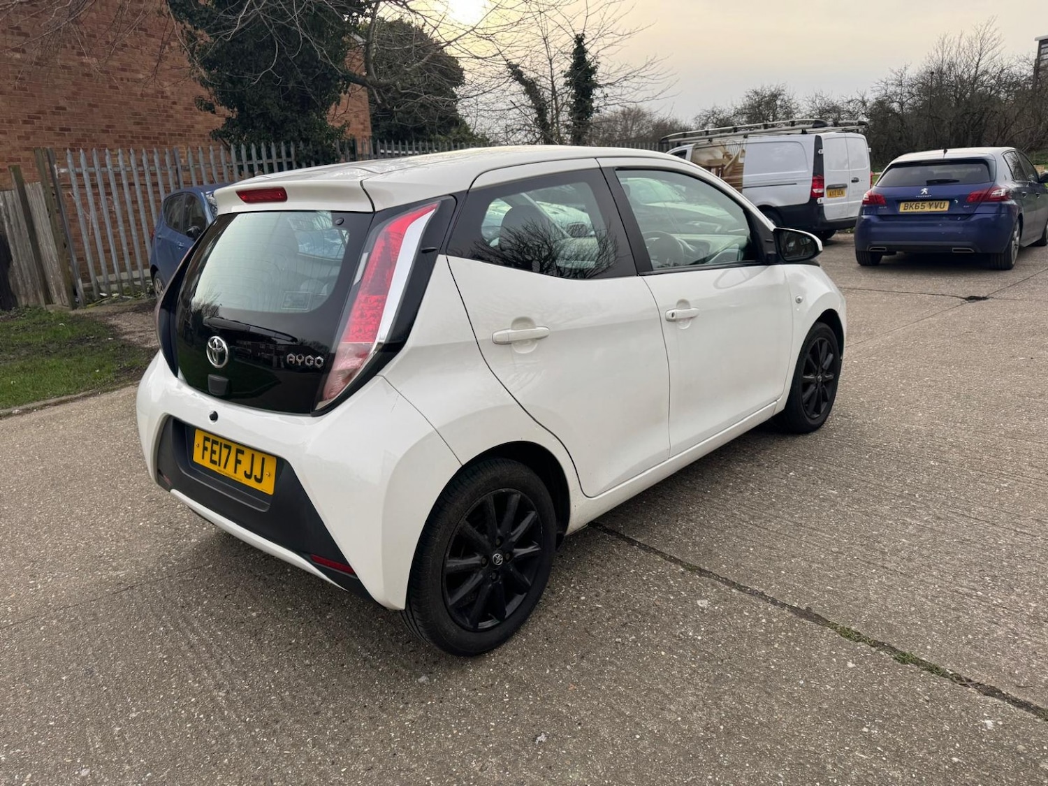 Used Toyota AYGO 2017 for sale - 77609948: Photo 6