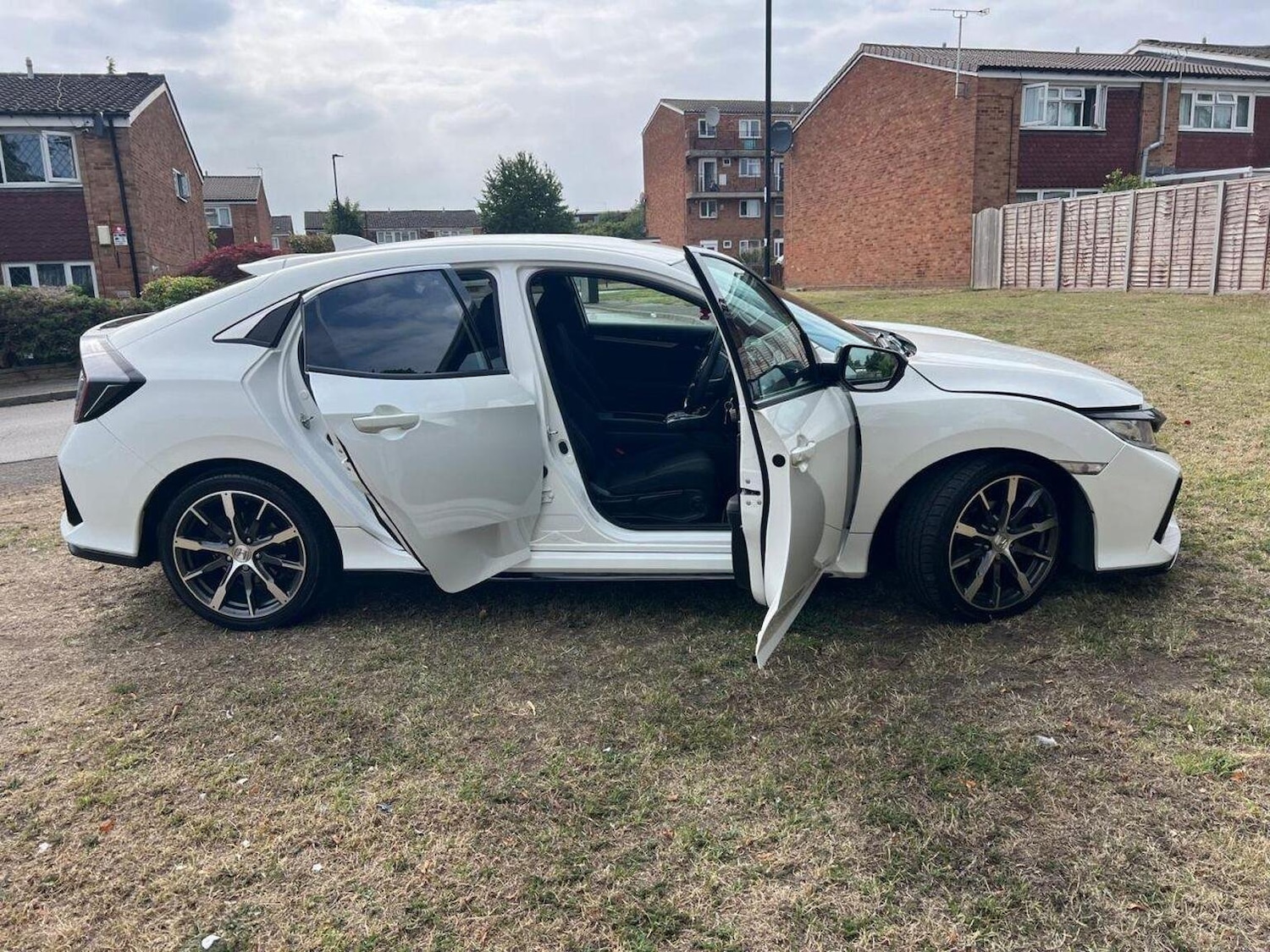 Used Honda Civic 2017 for sale - 77572702: Photo 8