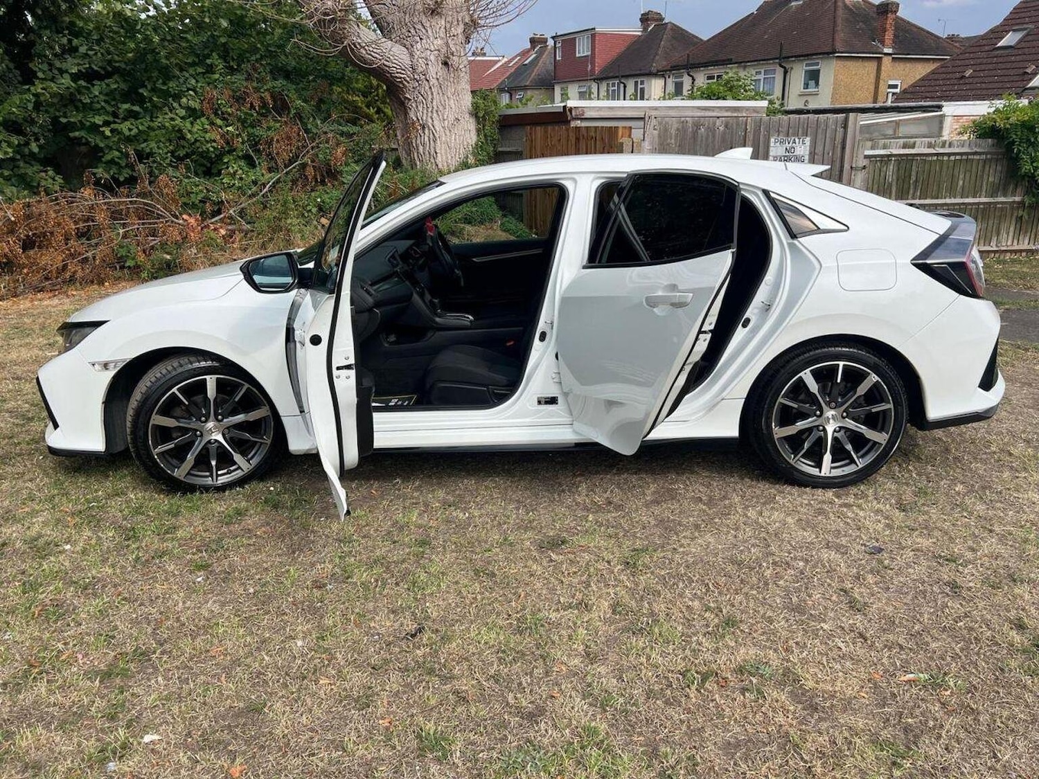 Used Honda Civic 2017 for sale - 77572702: Photo 9