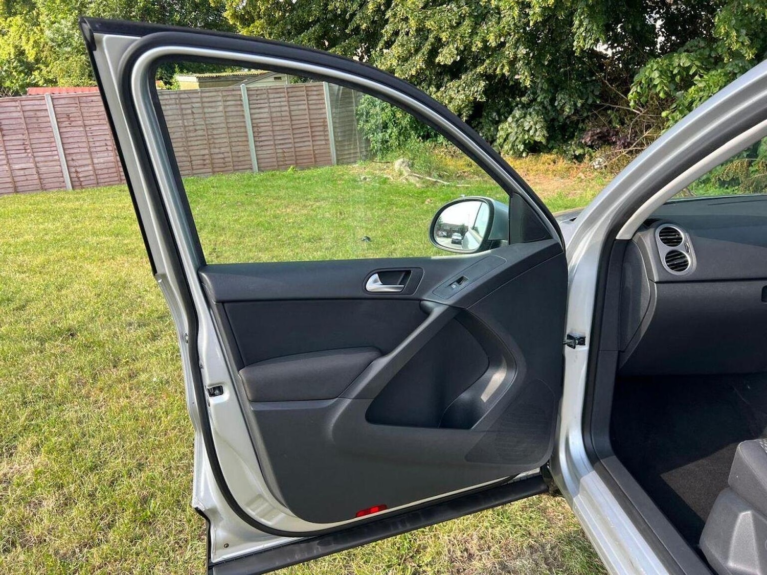 Used Volkswagen Tiguan 2010 for sale - 77572698: Photo 16