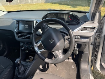 Used Peugeot 208 2017 for sale - 78727239: Photo