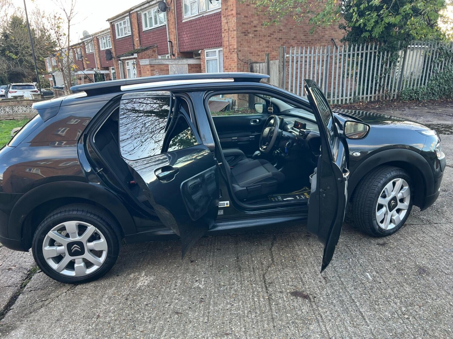 Used Citroen C4 Cactus 2018 for sale - 77609885: Photo 8