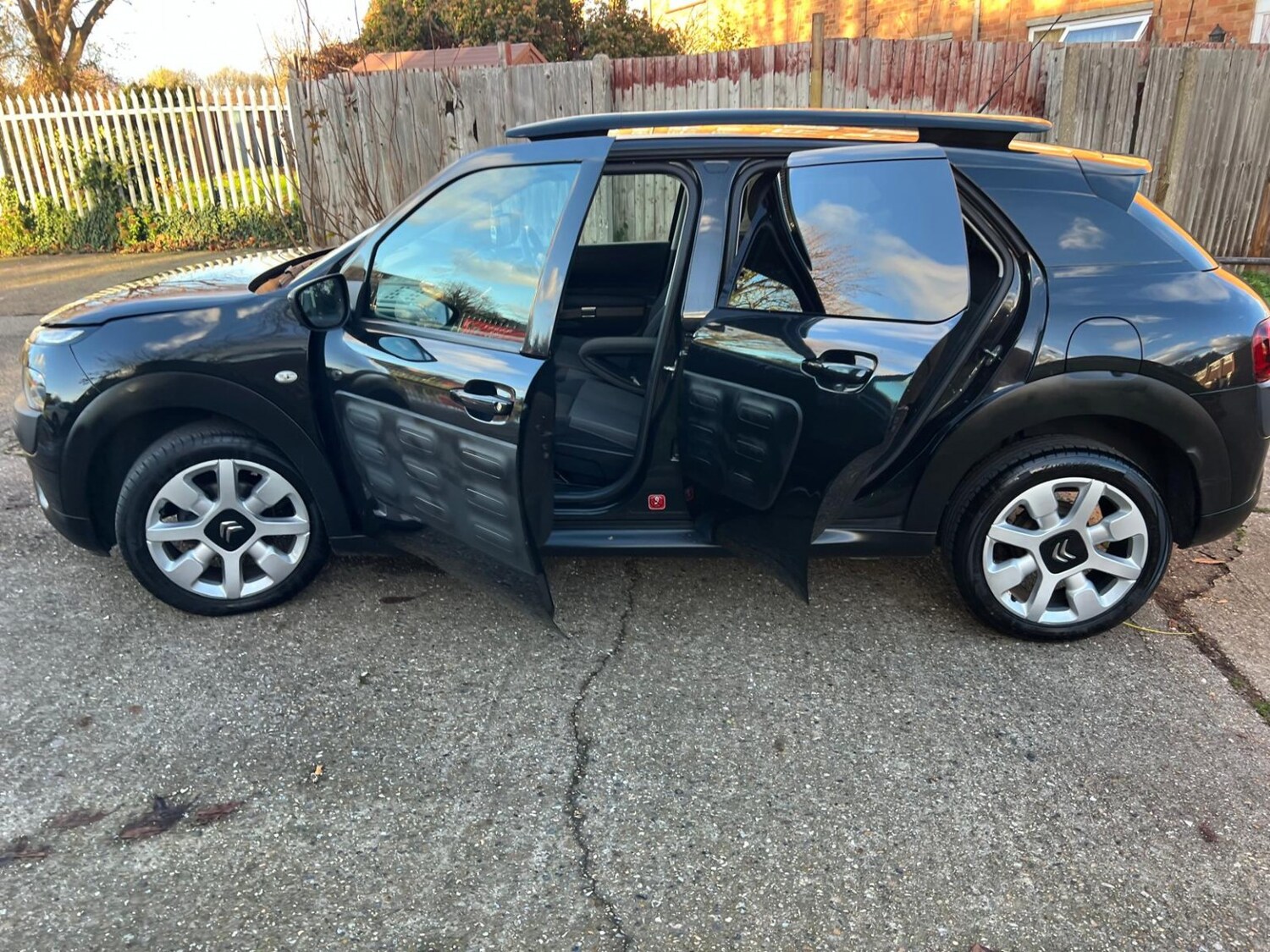 Used Citroen C4 Cactus 2018 for sale - 77609885: Photo 9