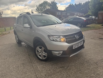Used Dacia Sandero Stepway 2015 for sale - 78571456: Photo