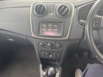 Used Dacia Sandero Stepway 2015 for sale - 78571456: Photo