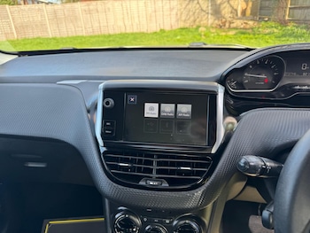 Used Peugeot 2008 2017 for sale - 77721241: Photo