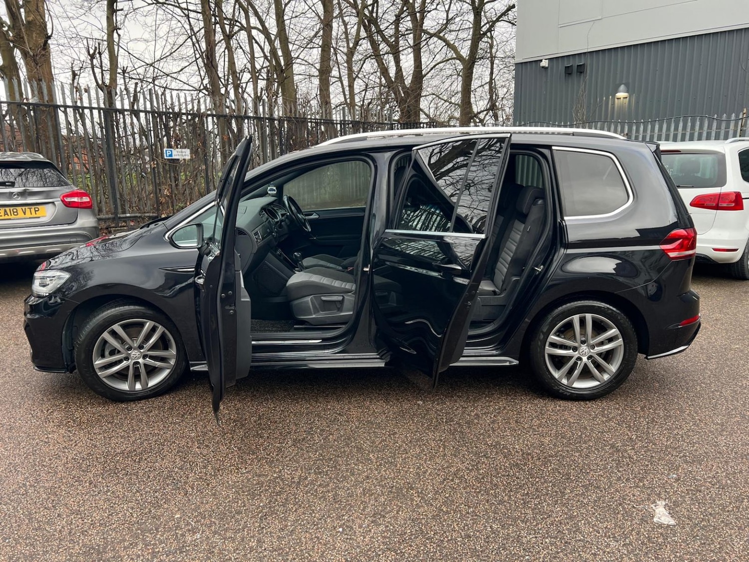 Used Volkswagen Touran 2026 for sale - 77610047: Photo 9