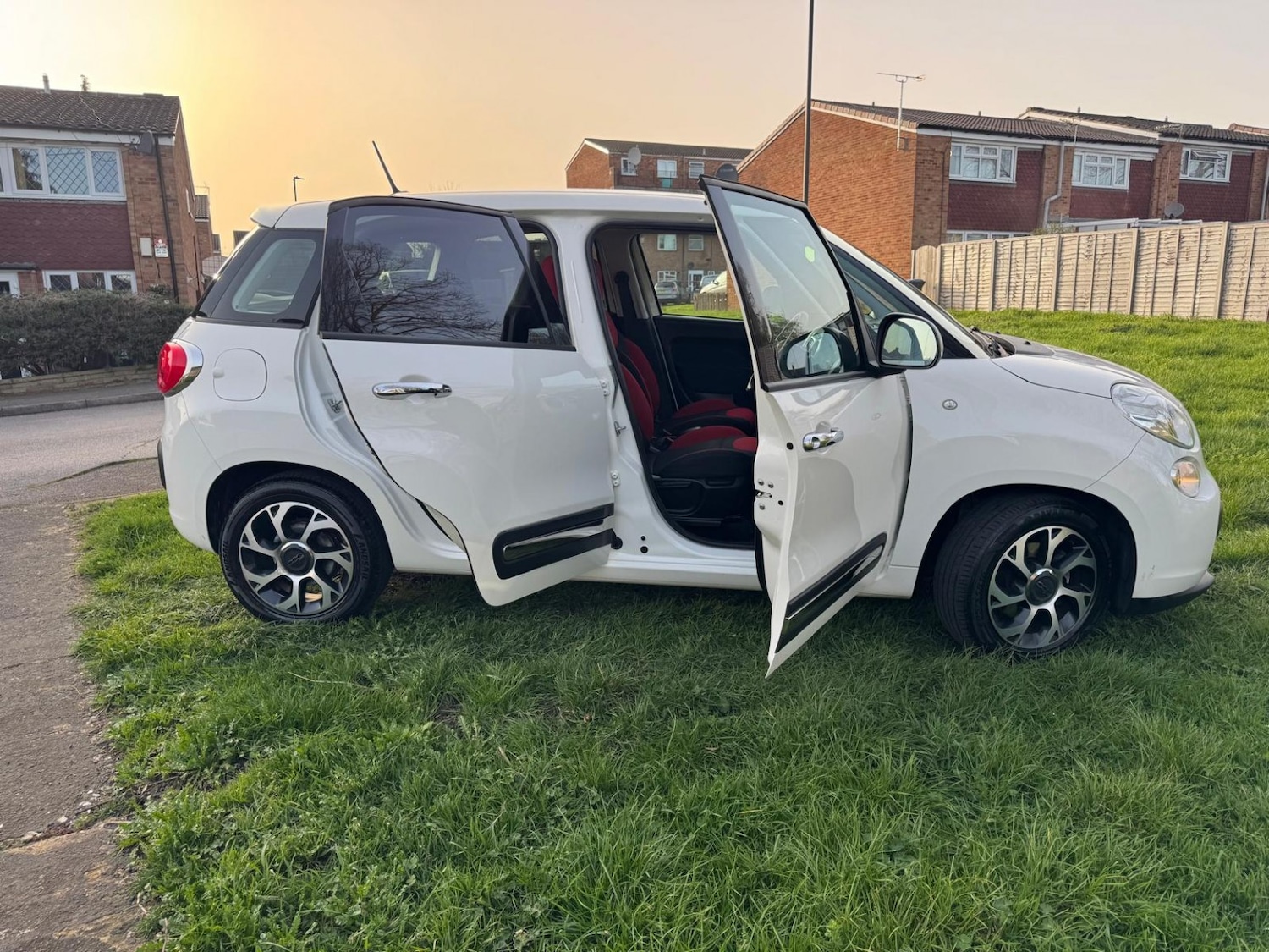 Used Fiat 500L 2017 for sale - 77774823: Photo 8