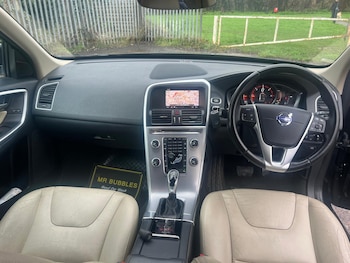 Used Volvo XC60 2017 for sale - 78553341: Photo