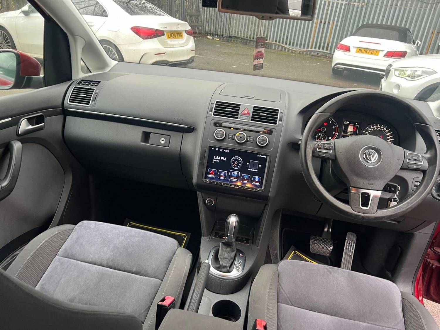 Used Volkswagen Touran 2026 for sale - 77610077: Photo 2