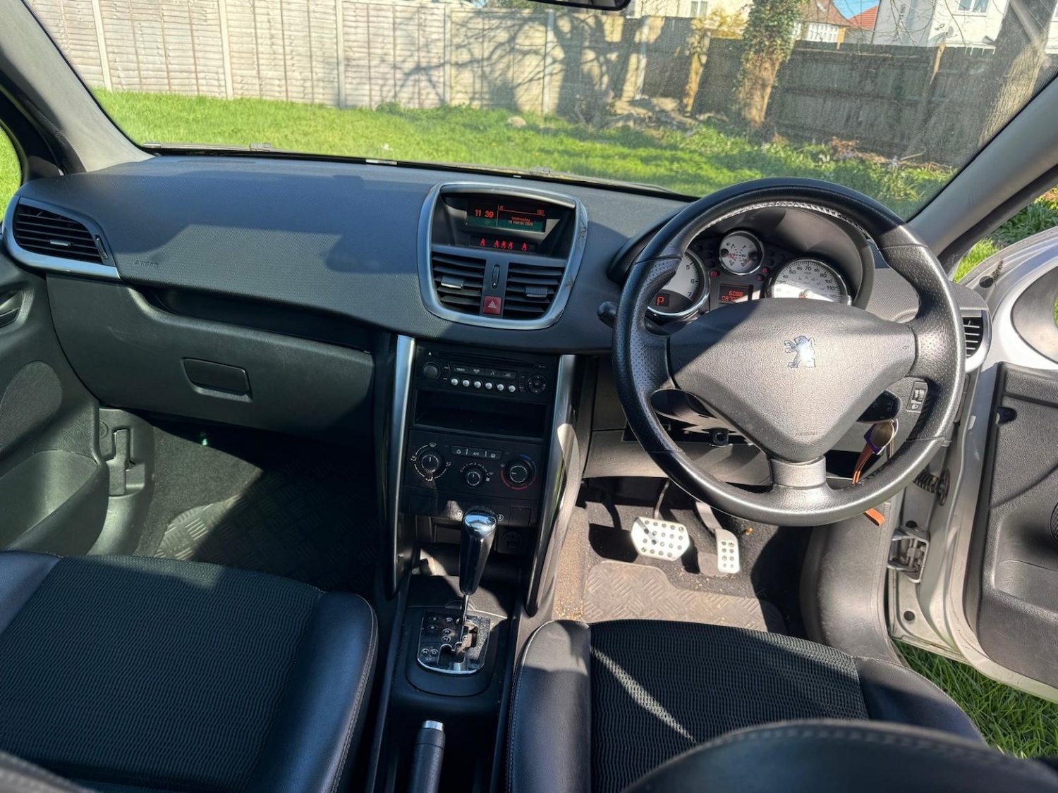 Used Peugeot 207 2011 for sale - 77953988: Photo 10