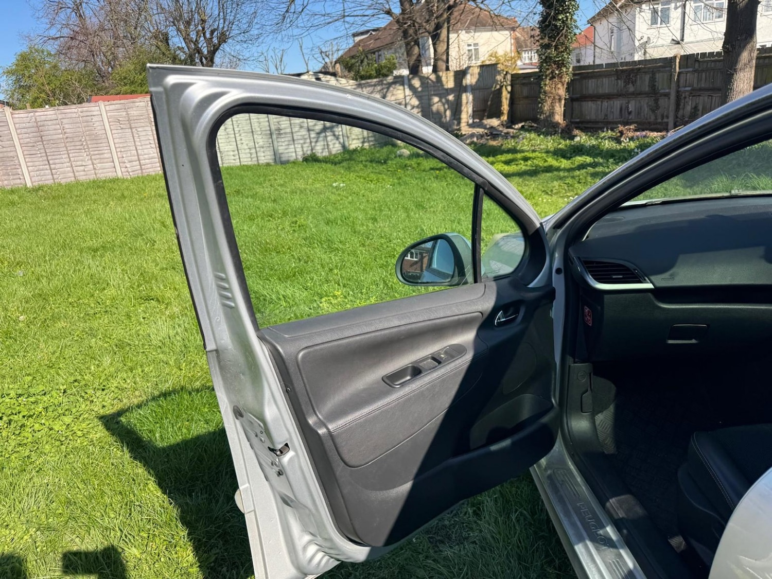 Used Peugeot 207 2011 for sale - 77953988: Photo 16