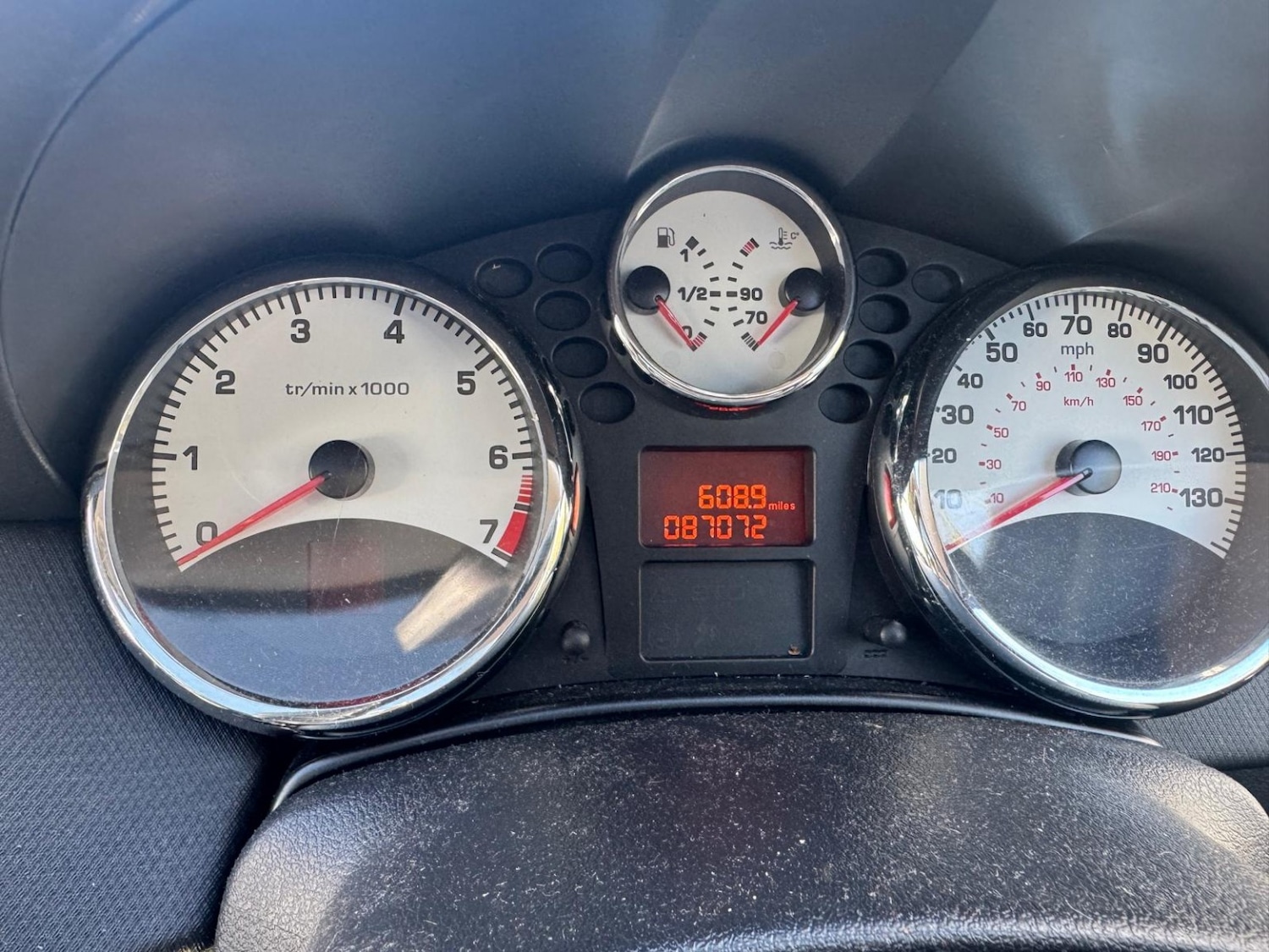 Used Peugeot 207 2011 for sale - 77953988: Photo 2