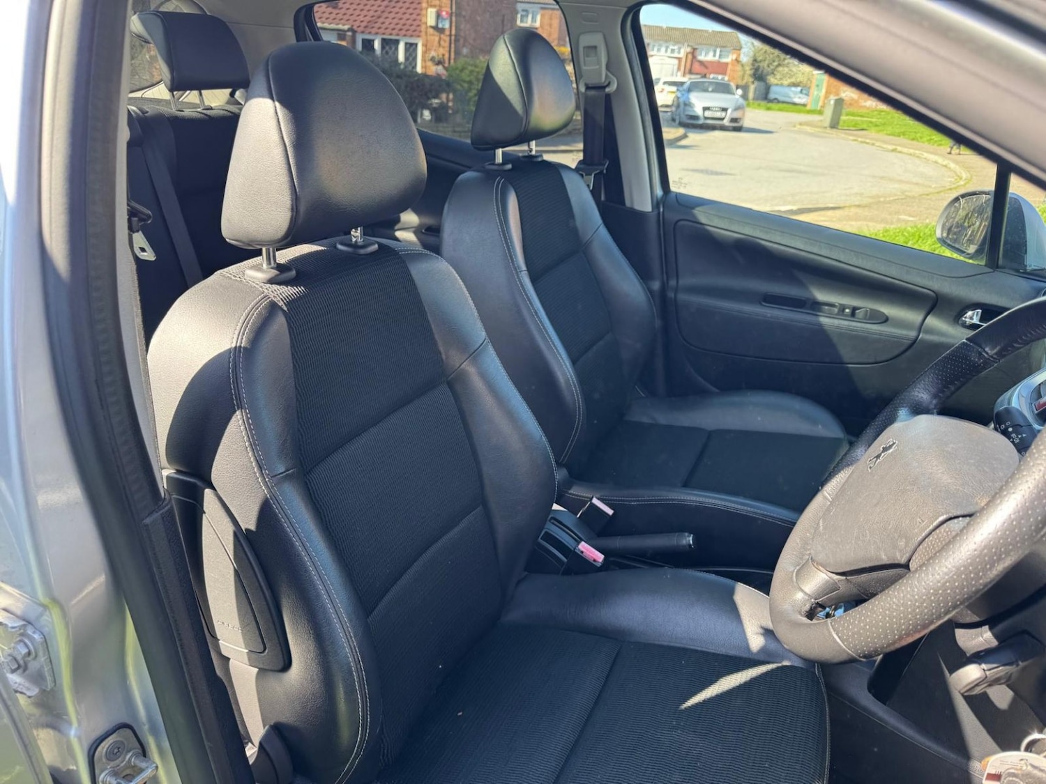 Used Peugeot 207 2011 for sale - 77953988: Photo 27