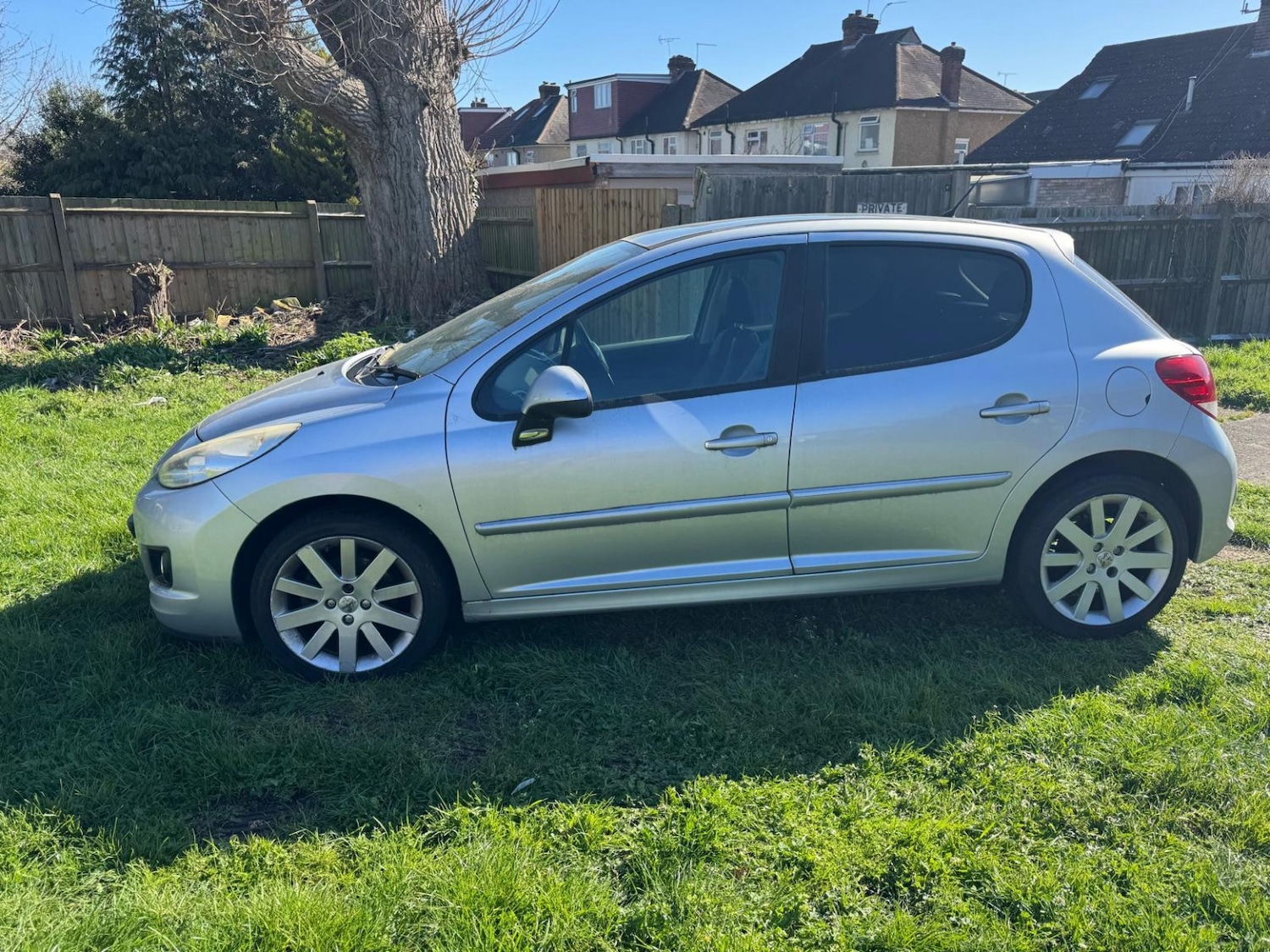 Used Peugeot 207 2011 for sale - 77953988: Photo 7