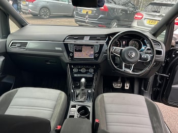 Used Volkswagen Touran 2017 for sale - 78553345: Photo