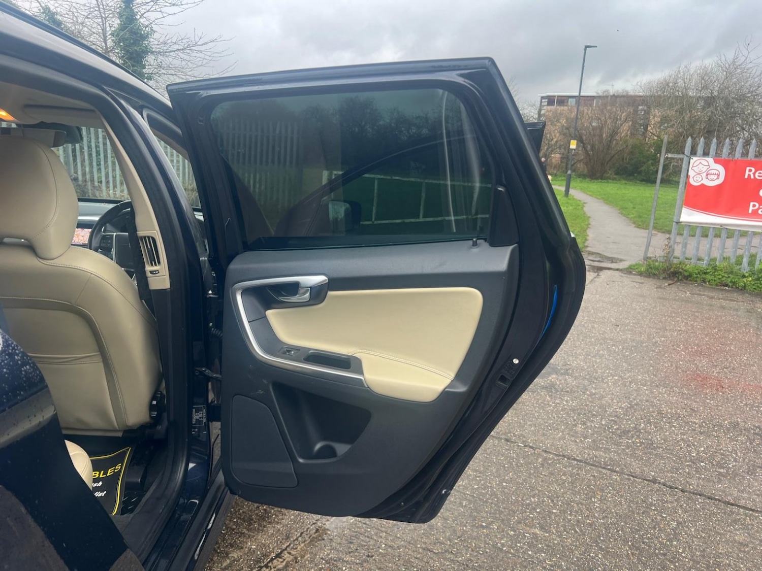 Used Volvo XC60 2017 for sale - 77610035: Photo 19