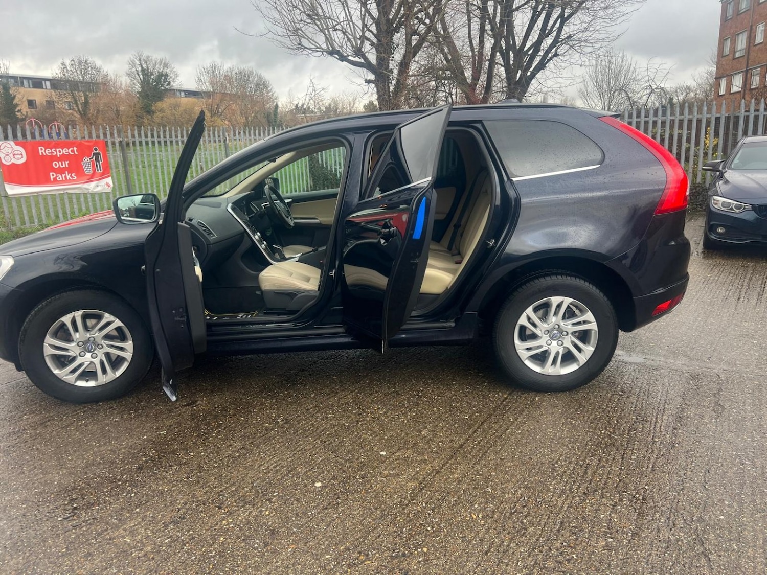 Used Volvo XC60 2017 for sale - 77610035: Photo 22